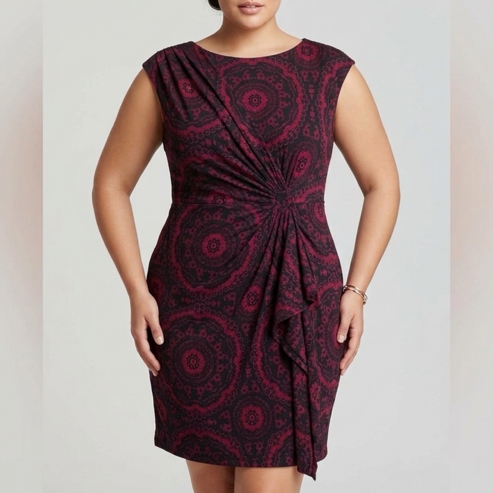 Jones New York Burgundy and Black Medallion Twist-Front Sheath Dress